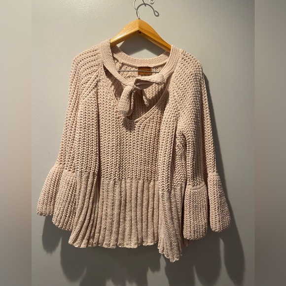 POL Sweaters - Beautiful Cream Knitted Pol Sweater with Bow Size Medium